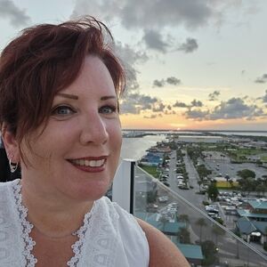 Meet your Posher, Debbie